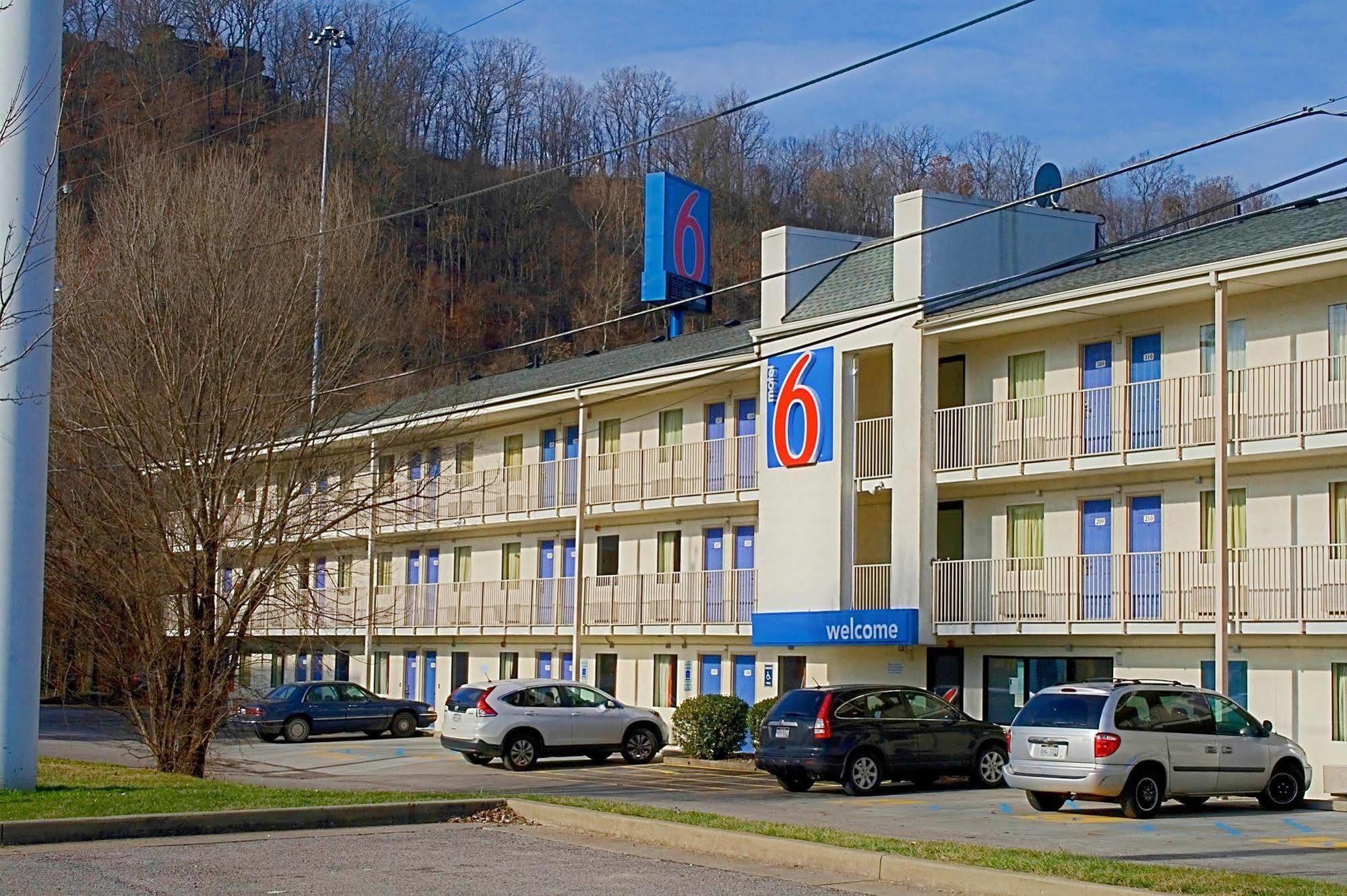 Days Inn By Wyndham Charleston Wv ภายนอก รูปภาพ