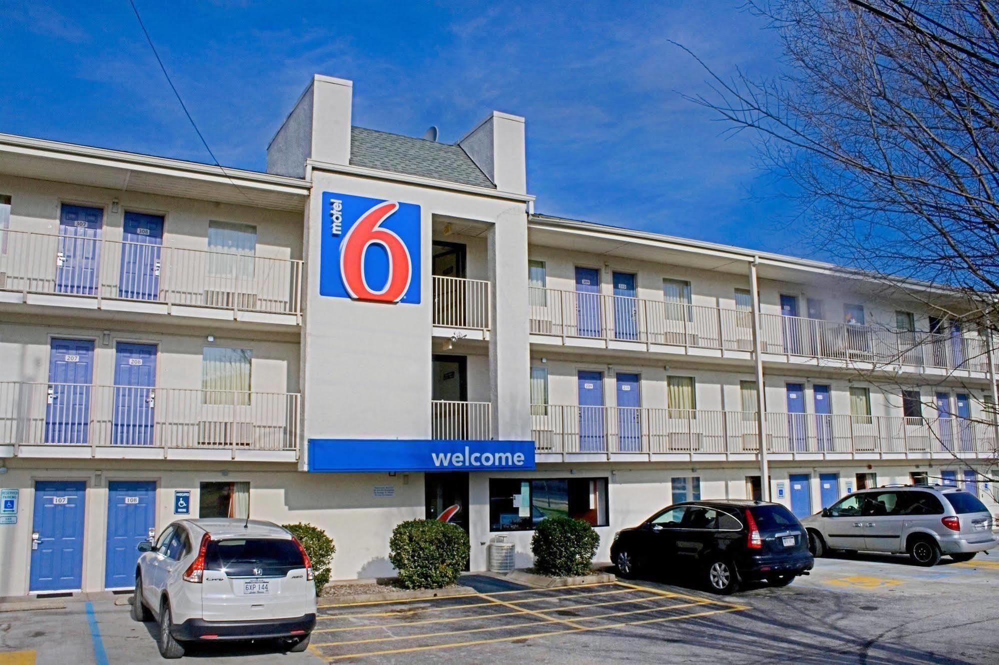 Days Inn By Wyndham Charleston Wv ภายนอก รูปภาพ