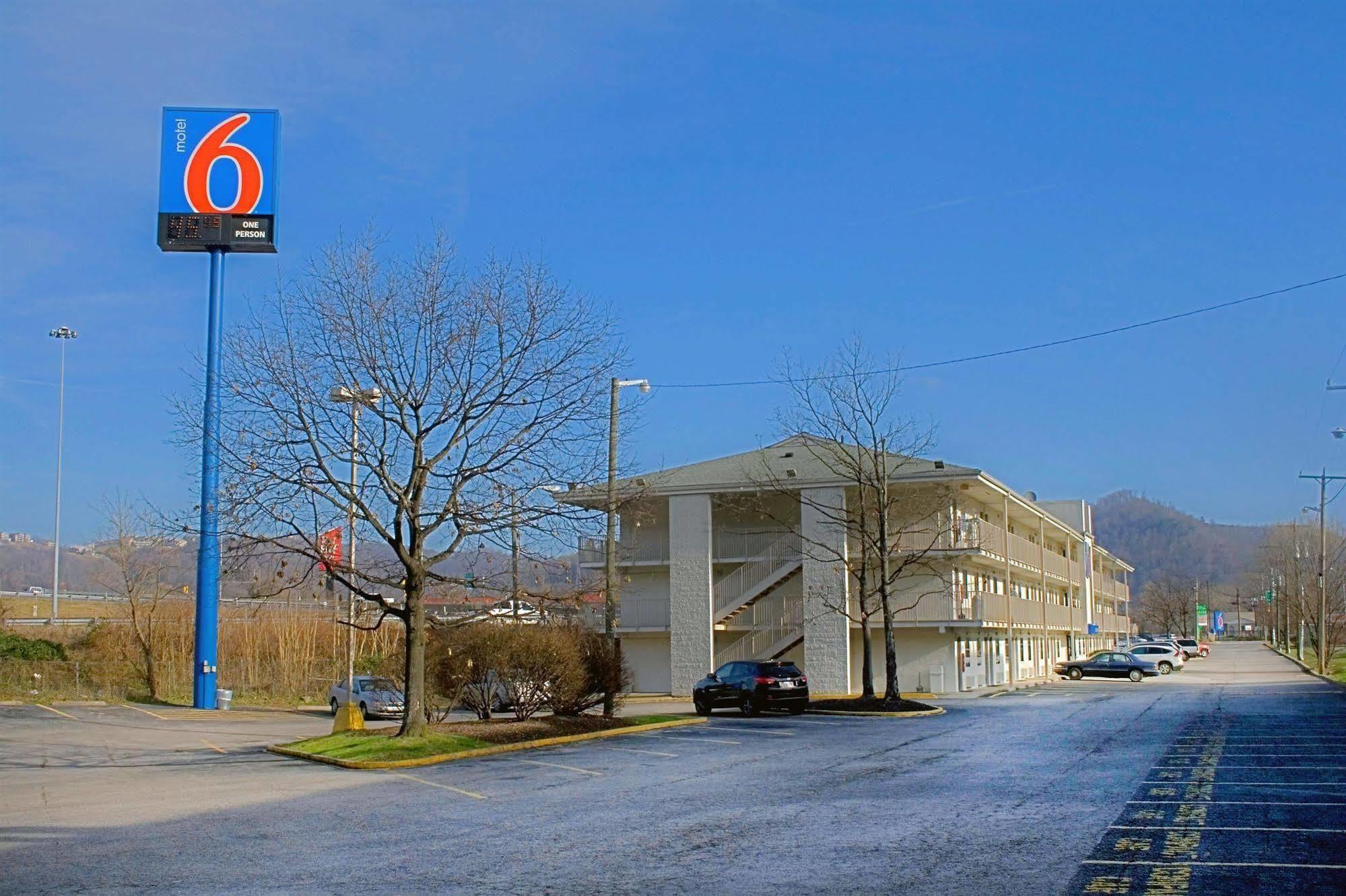 Days Inn By Wyndham Charleston Wv ภายนอก รูปภาพ